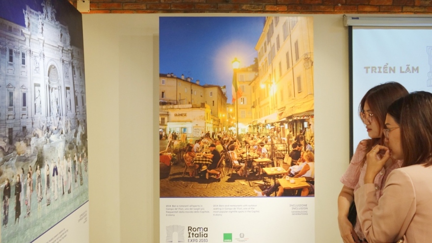 Italian consulate holds photography exhibition